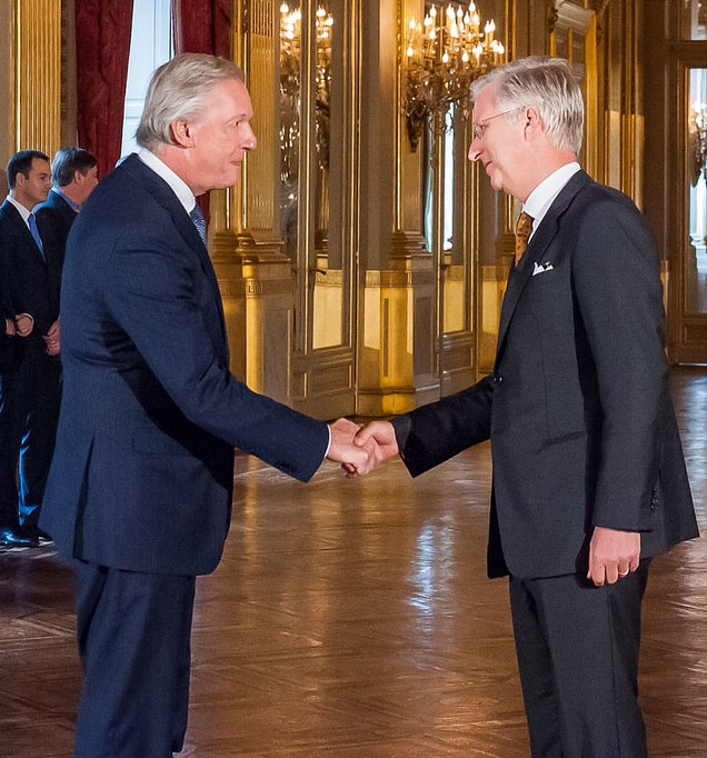 Mit dem König, während der Eidablegung der Regierung 